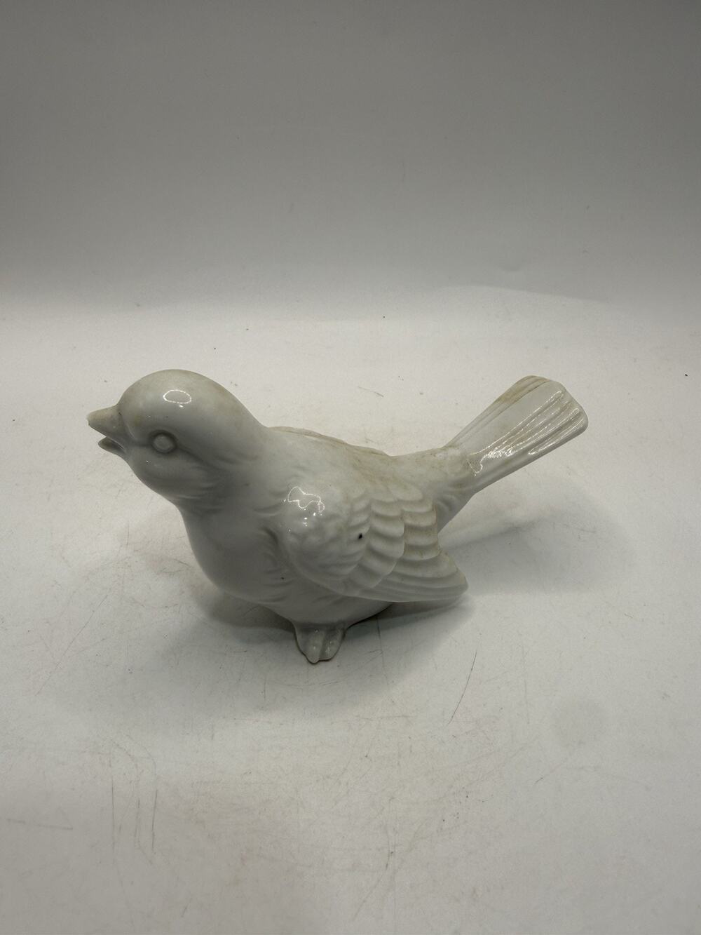 Vintage MGO Japan White Porcelain Bird Figurine Sparrow 4.5” *